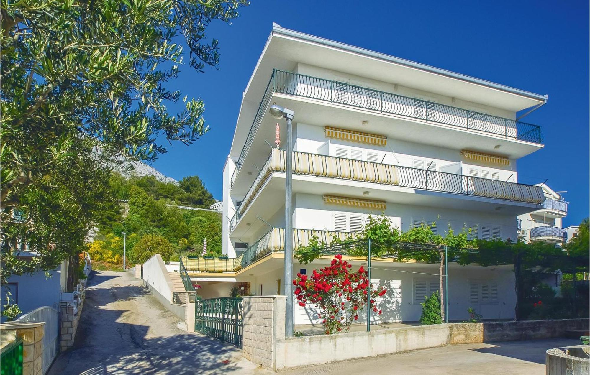 Beautiful Apartment In Omis With Wifi 外观 照片