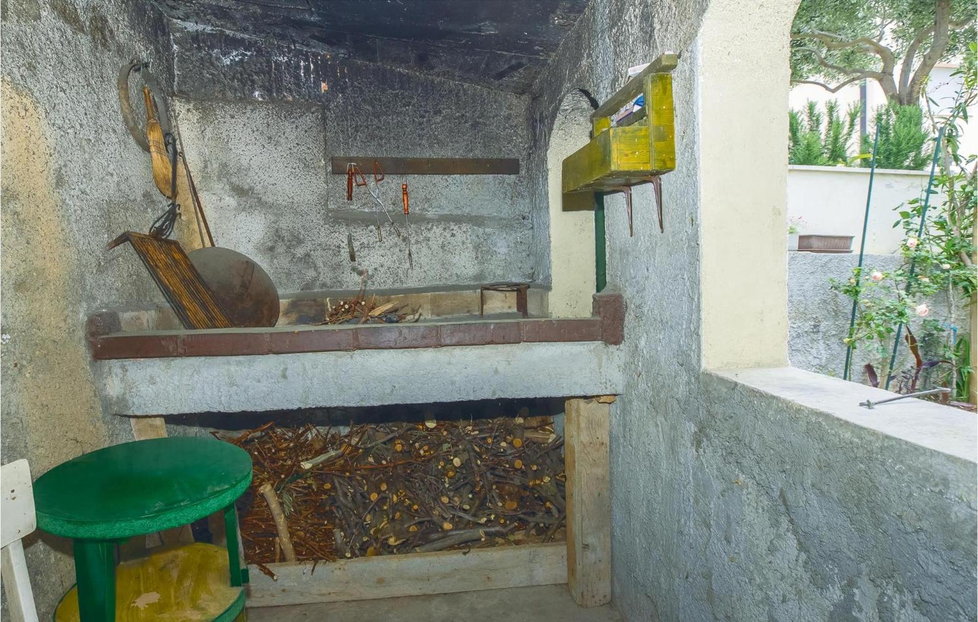 Beautiful Apartment In Omis With Wifi 外观 照片